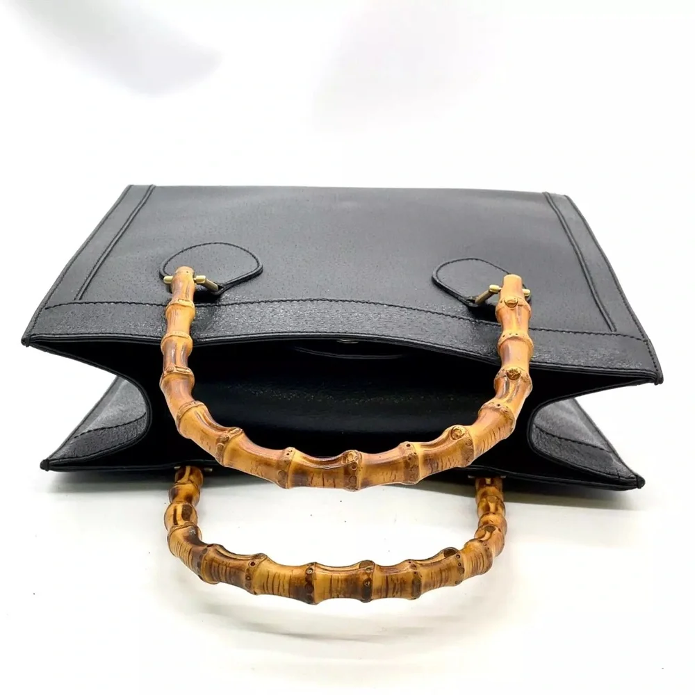 Vintage Gucci Bamboo Black Leather HandBag “Diana bag” inside is clean - Picture 6 of 17